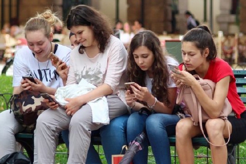 Chill, booster, baddies: ecco come parlano i ragazzi