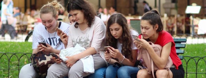 Chill, booster, baddies: ecco come parlano i ragazzi
