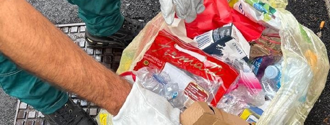 Differenziata “fatta male”: identificati dai rifiuti e multati