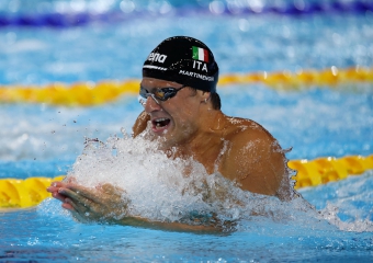 Martinenghi in finale nei 100 rana con il brivido