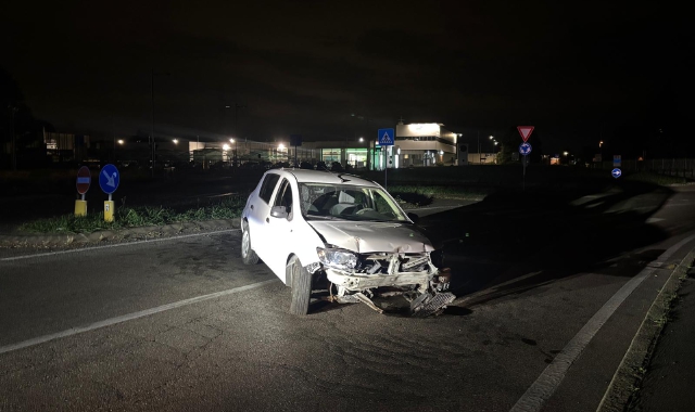 L’auto distrutta dopo l’incidente