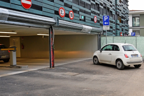 Varese: multipiano aperto anche di notte