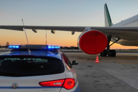 Malpensa, aereo fermato al decollo per arrestare un terrorista