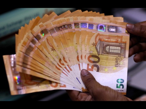 Cipollone (Bce), contante indispensabile, digitale lo integrerà