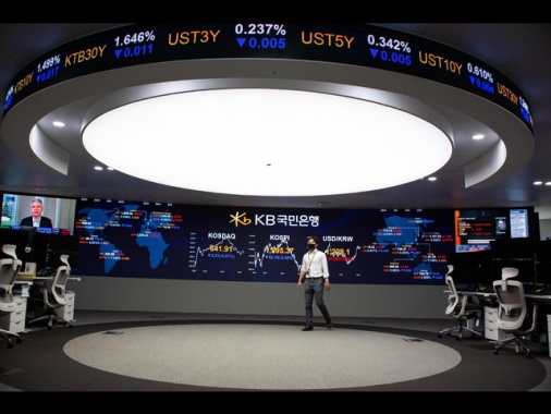 Borsa: Asia contrastata, effetto dazi sull'oro, Tokyo +1,85%