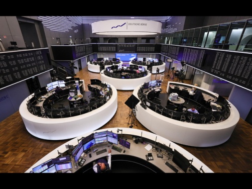 Borsa: l'Europa serra le file, future Usa positivi, Milano +0,8%
