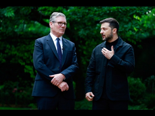Zelensky a Starmer, dagli europei necessarie misure chiare