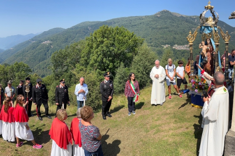 Il giorno di Monteviasco: funivia in funzione e visita di Delpini
