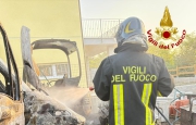 Alba di fuoco in un cantiere di Cadegliano Viconago