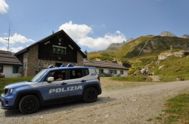 Malore al valico: donna soccorsa dalla polizia di frontiera