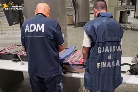 Contrabbando di sigarette: sequestro e denunce a Malpensa