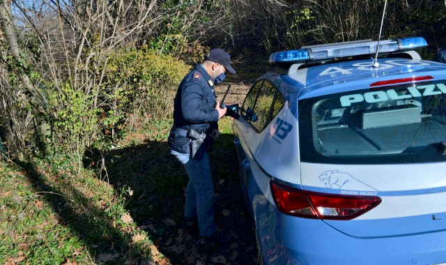 Controlli della Polizia nei boschi della droga (foto archivio)