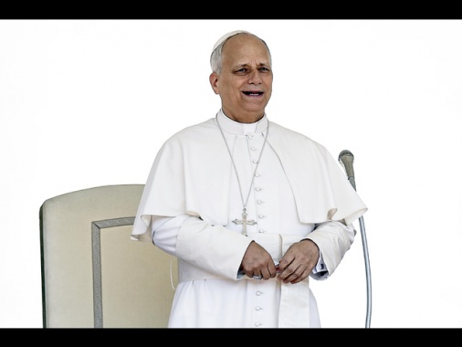 Il Papa, supplicate Dio perché doni la pace a tutti