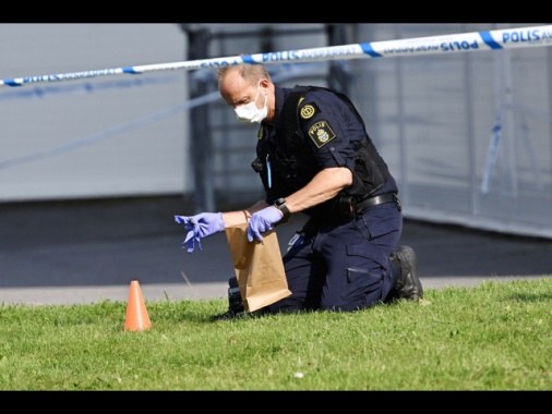Svezia, un morto nella sparatoria, probabile conflitto tra gang