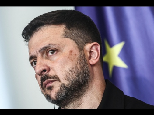 Zelensky, 'Mosca aumenterà raid, siamo pronti a reagire'