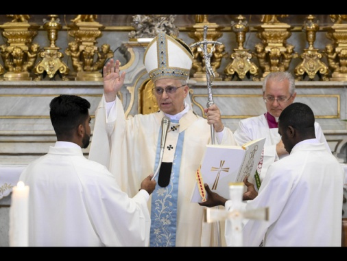 Il Papa, serve il fuoco dell'amore, non quello delle armi