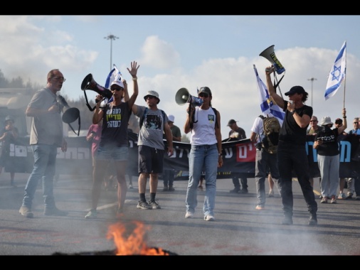 Tafferugli a proteste in Israele,almeno 32 dimostranti arrestati