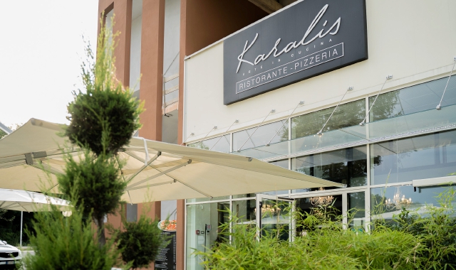 Il ladro è entrato nel locale, ma il sistema anti-intrusione ha avvertito il titolare (foto Facebook)