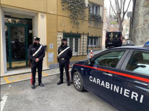 ++ Un altro morto per il taser, 41enne colpito a Genova ++