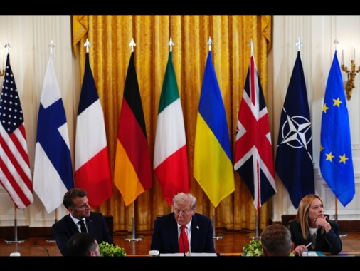 Macron, trilaterale sia seguito da un incontro a 4 con l'Europa