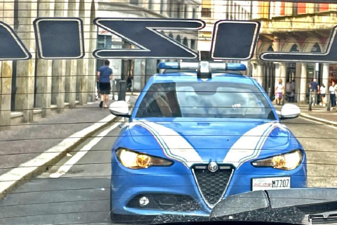 Calci e pugni agli agenti: tunisino arrestato a Busto