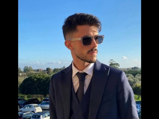 Morto giovane ferito in rissa in spiaggia nel Crotonese