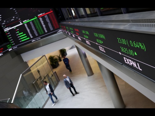Borsa: Europa positiva in chiusura, Parigi +0,4%, Londra +0,13%