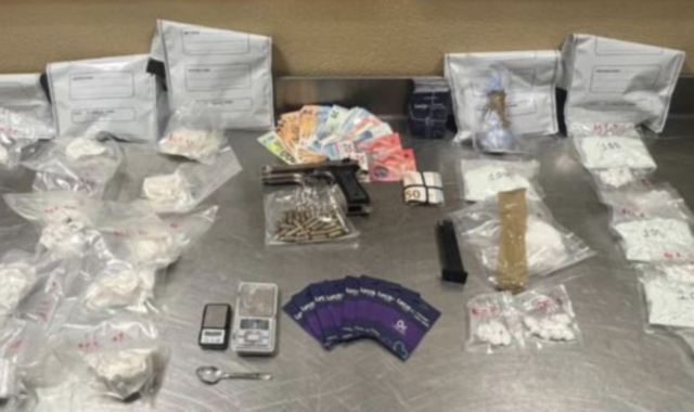 In casa ha due chili di cocaina, arrestato 21enne