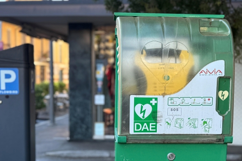 Ciclista si sente male: salvato col defibrillatore a Biandronno