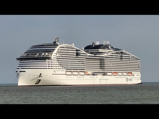 Avaria per nave Msc con 8.500 a bordo al largo di Ponza
