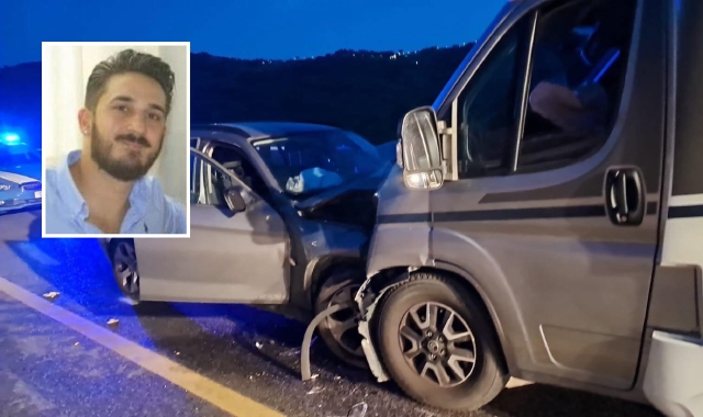 Lo scontro tra l’auto e il camper. Nel riquadro, Santo Bottone