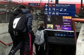 Borseggiatore in stazione, anziano lo respinge