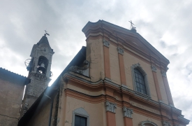 Fulmine colpisce campanile: campane e orologio stop