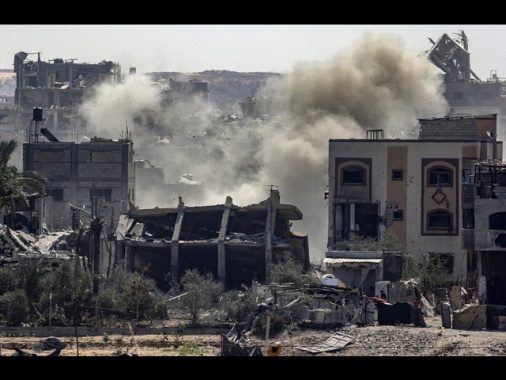 Al Jazeera, pesanti bombardamenti a Gaza City e in Striscia