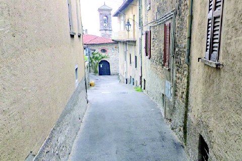 «Picchiato per ore»: giallo ad Azzio