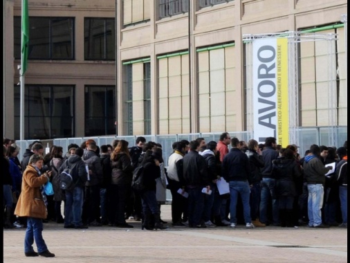 Istat, disoccupazione luglio scende al 6%, più bassa da 2007