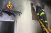 Guasto all’impianto elettrico, incendio in una palazzina