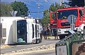 Camion si ribalta, disagi sulla 233