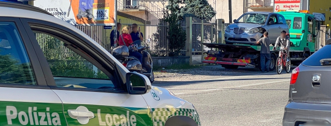 Scontro sulla Varesina, ferito un ragazzo