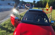Scontro a Brebbia, auto ribaltata