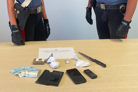 Vergiate: coca, eroina e hashish. Scattano le manette