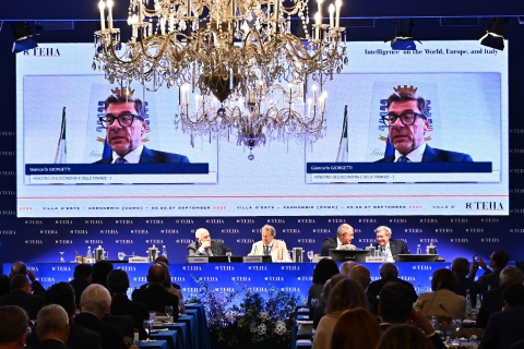Giorgetti: «Nessun correttivo ma occhio alle armi»