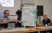 Rivoluzione del traffico con senso unico e rotonda