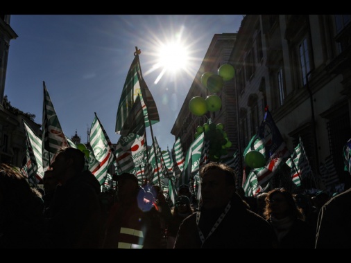 Cisl, salari +3,5% nel semestre ma ancora sotto l'inflazione