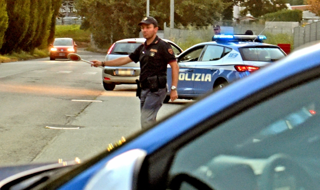 Controlli della Polizia di Stato in città (foto archivio)