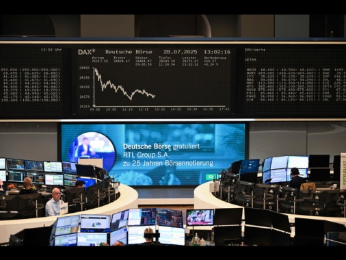 Borsa: l'Europa chiude fiacca, Francoforte -0,02%