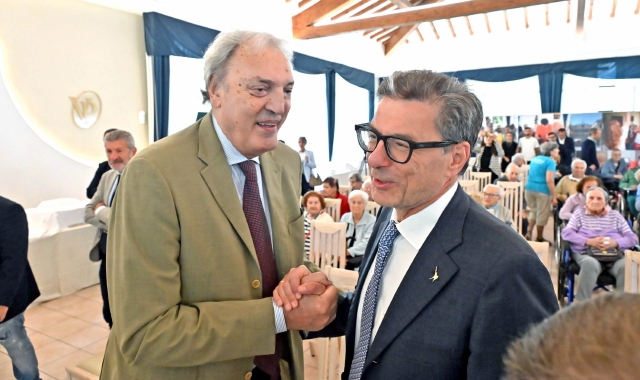 Il ministro Giancarlo Giorgetti con Dino Meneghin (Foto Angelo Puricelli)
