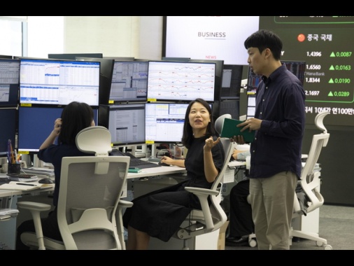 Borsa: l'Asia in rialzo ritocca i massimi storici