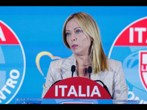 Meloni, la scuola è luogo dove si costruisce futuro dell'Italia
