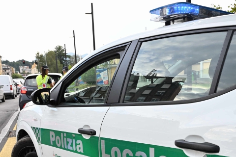 Gli insulti ai vigili e la lettera di scuse